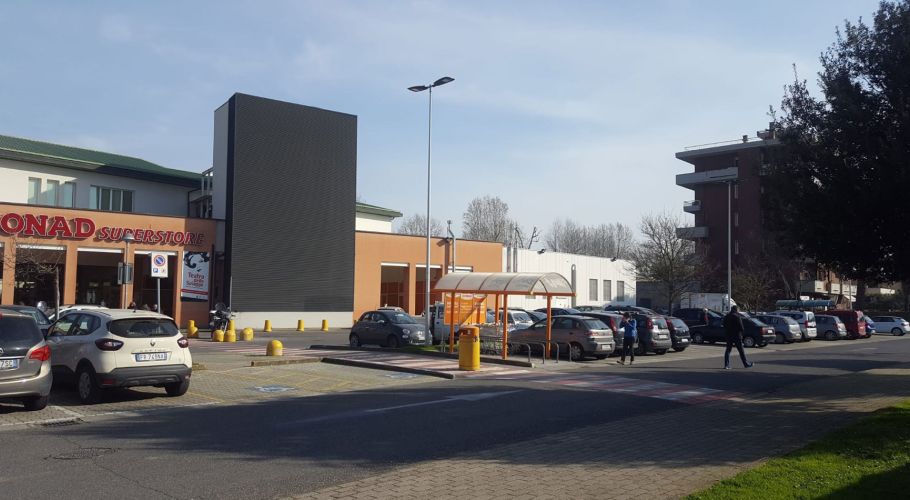 SIPARI APERTI su <i>Un teatro sopra il tetto di un supermercato di periferia</i>