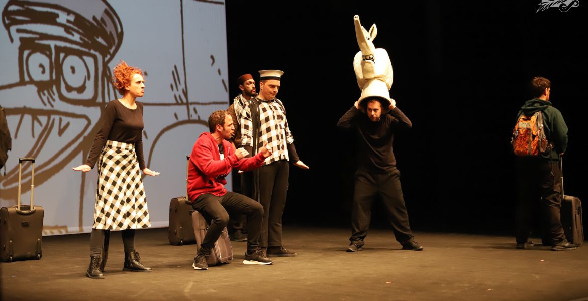 Kobane calling on stage